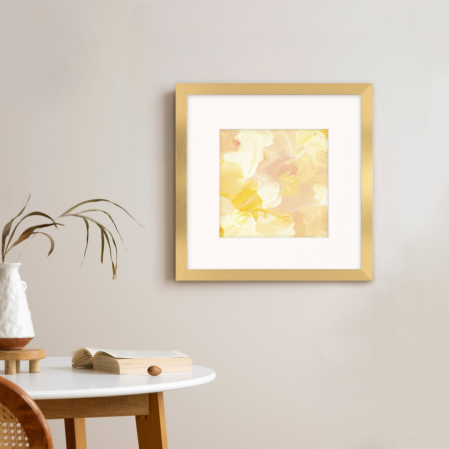 Złota ramka z passe partout na zdjęcia w rozmiarze 30x30 cm z okienkiem passe partout 20x20 cm