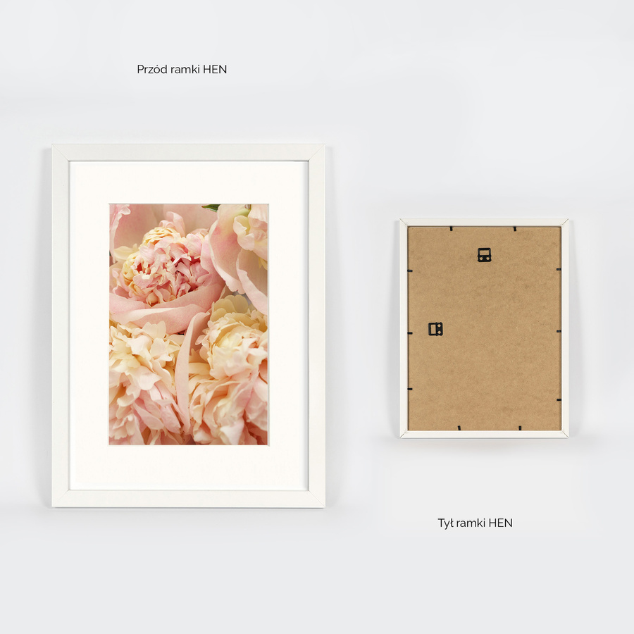 Czarna ramka z passe partout na zdjęcia w rozmiarze 30x40 cm z okienkiem passe partout 21x30 cm