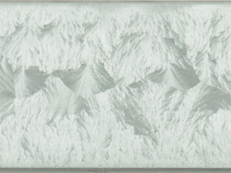 Rama do obrazów, luster, zdjęć na wymiar LUCA #2150. Płaska, nowoczesna drewniana oprawa w kolorze jasnego srebra