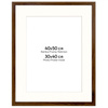 Brązowa ramka z passe partout na zdjęcia w rozmiarze 40x50 cm z okienkiem passe partout 30x40 cm