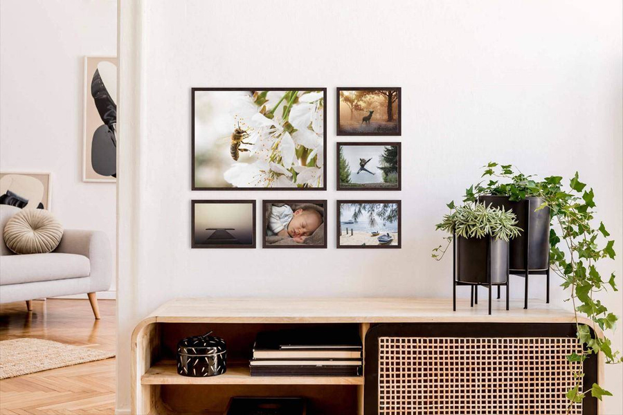 Galeria ścienna PINIA 4 GF0002. Zestaw brązowych ramek na ścianę