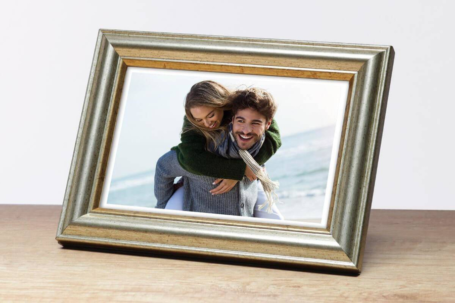 Ramka z tworzywa MOLISE 3028 klasyczna fotoramka na zdjęcia, plakaty lub obrazy - kolor srebrny złoty pasek