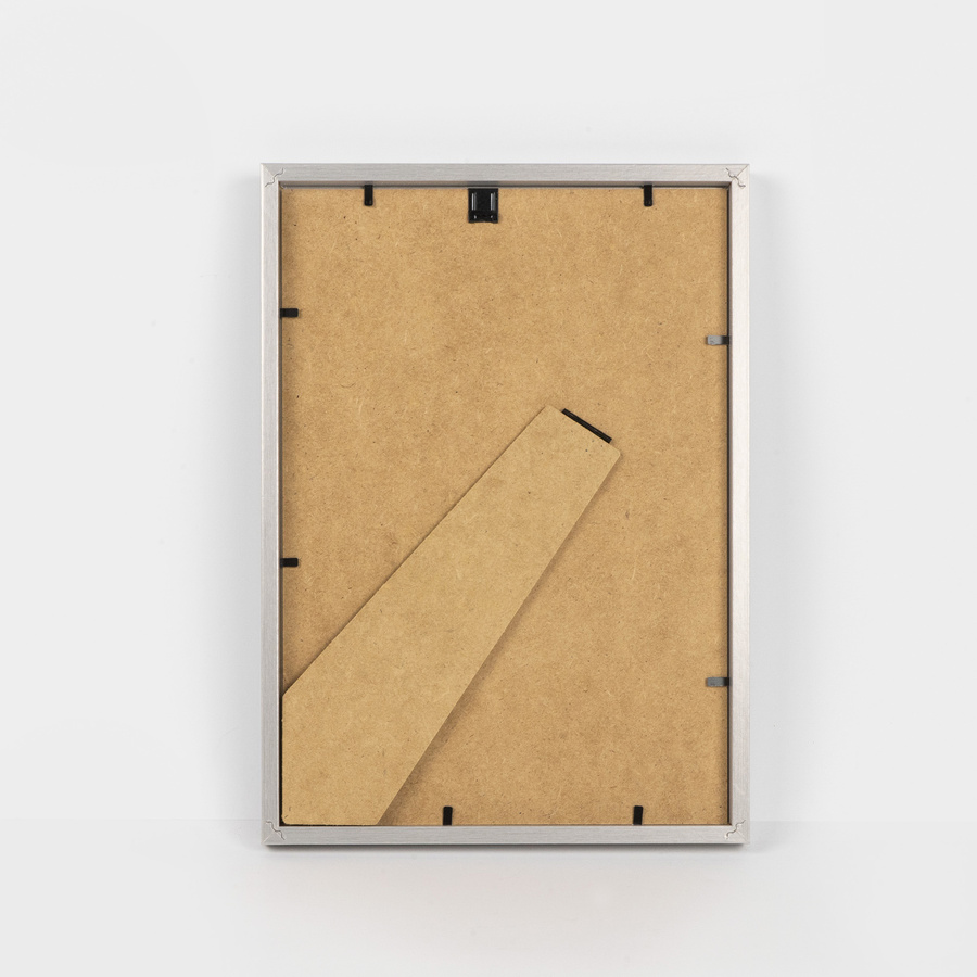 Srebrna ramka na zdjęcia w rozmiarze 21x30 cm