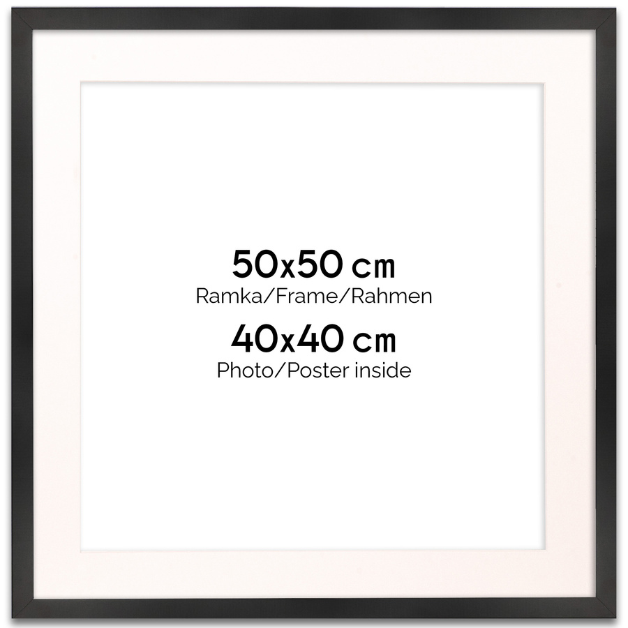 Czarna ramka z passe partout na zdjęcia w rozmiarze 50x50 cm z okienkiem passe partout 40x40 cm