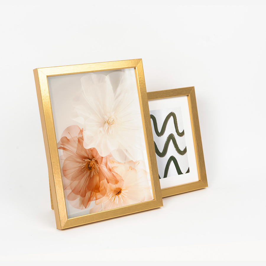 Złota ramka na zdjęcia KEA Z w rozmiarze 15x21 cm