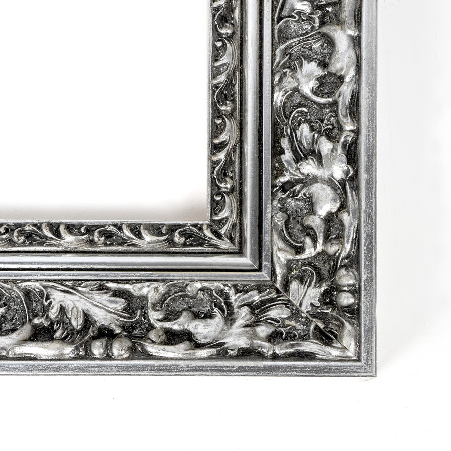 Rama do obrazów, zdjęć, plakatów oraz luster na wymiar LUCA #3157. Klasyczna, drewniana oprawa - kolor srebrny, ornament
