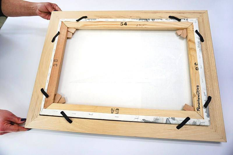 Komplet sprężyn mocowanych na wkręty, uchwyty do montażu podobrazi malarskich, fotoobrazów w ramy drewniane