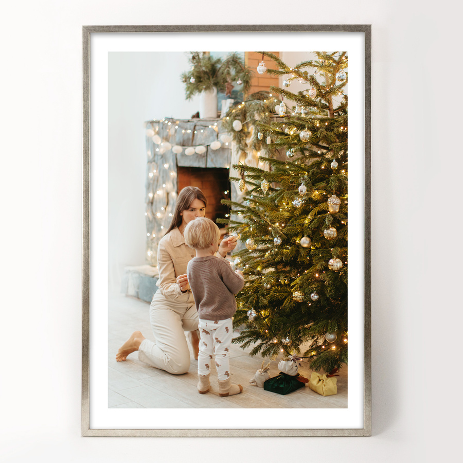 Ramka drewniana UNO S, nowoczesna, wysoka fotoramka na zdjęcia, plakaty lub rysunki - kolor srebrny