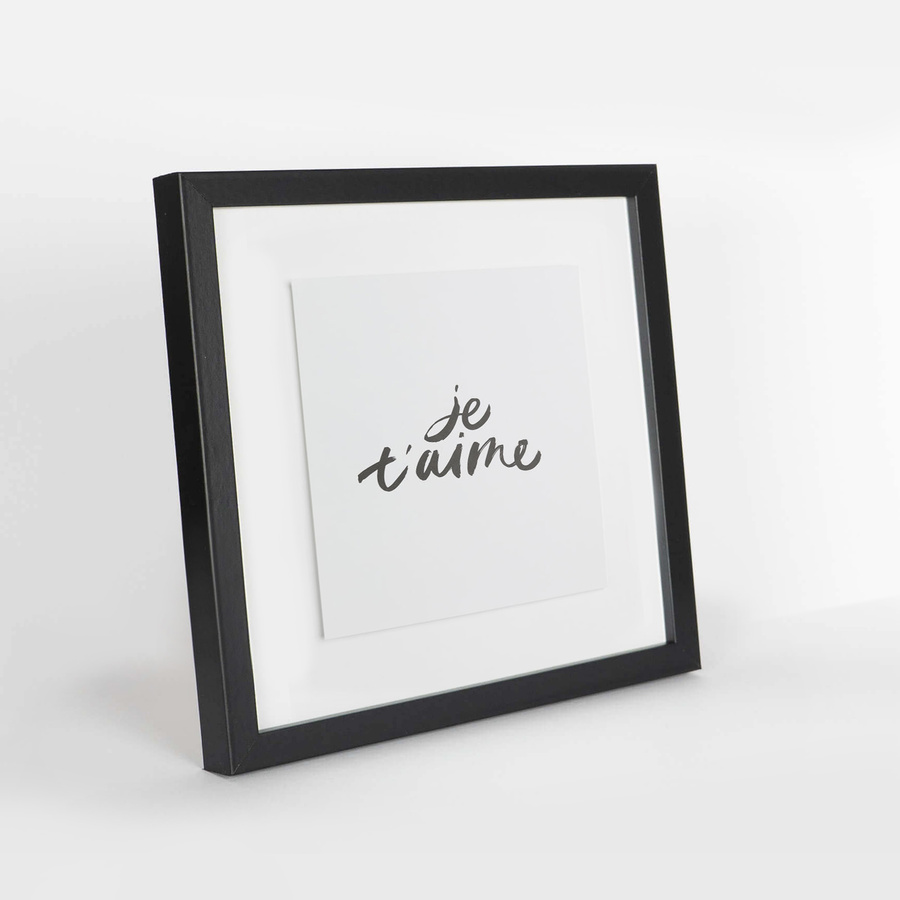 Czarna ramka na zdjęcia w rozmiarze 30x30 cm