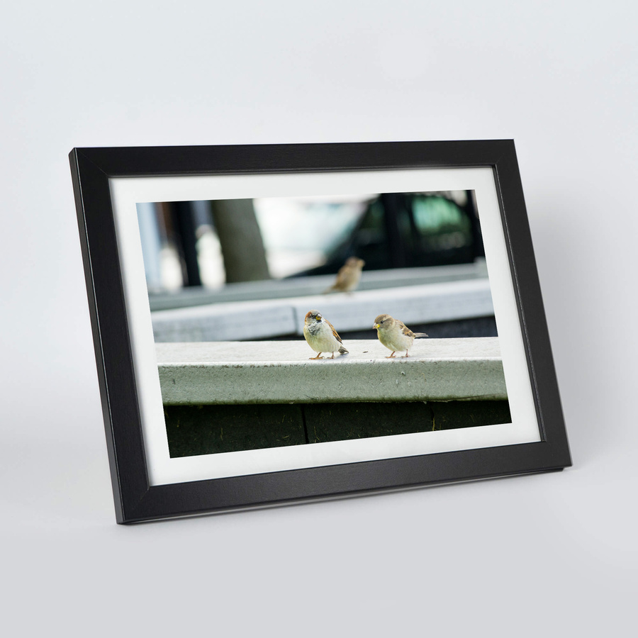 Czarna ramka na zdjęcia w rozmiarze 21x30 cm