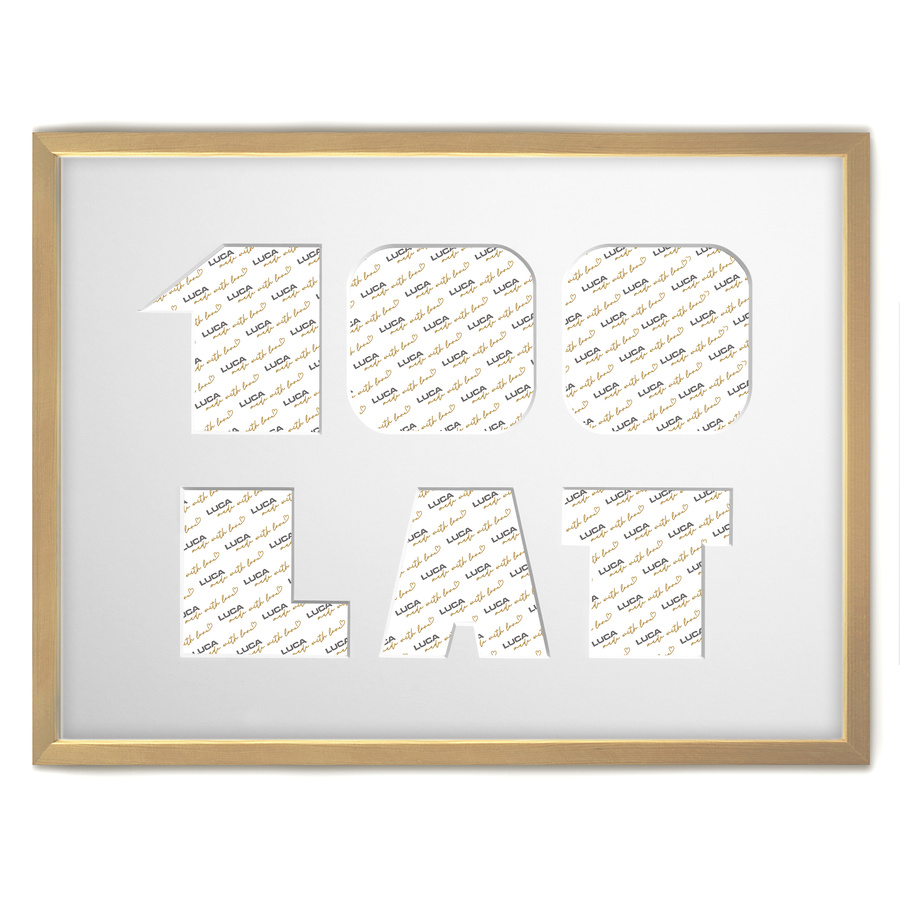 Ramka na urodziny w kolorze naturalnego drewna. Ramka z passe partout o rozmiarze 30x40 cm