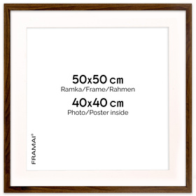 Brązowa ramka z passe partout na zdjęcia w rozmiarze 50X50 cm z okienkiem passe partout 40x40 cm