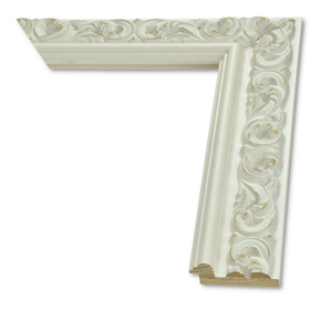 Rama do obrazów, zdjęć oraz luster na wymiar LUCA #2558. Dekoracyjna z ornamentami drewniana oprawa - kolor biały przecier
