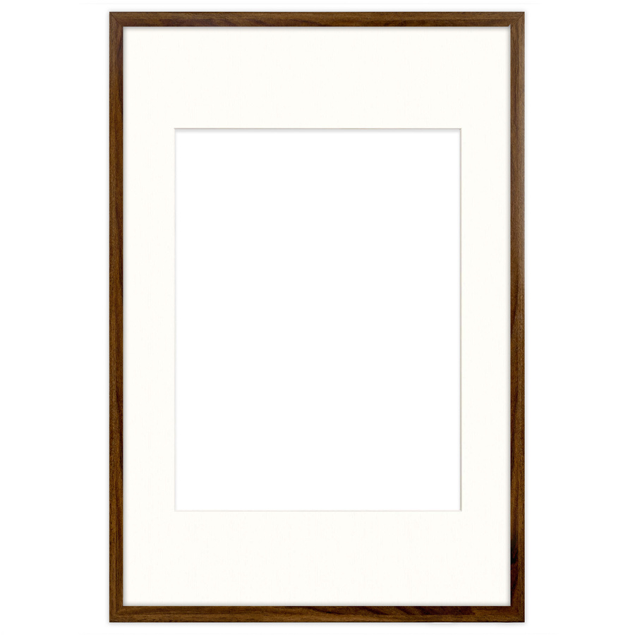 Brązowa ramka z passe partout na zdjęcia w rozmiarze 40x60 cm z okienkiem passe partout 30x40 cm