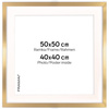 Ramka 50×50 cm w złotym kolorze z passe-partout przeznaczonym na zdjęcia 40×40 cm.
