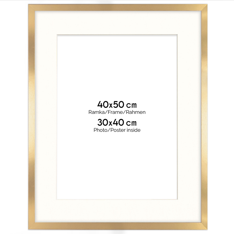 Ramka 40×50 cm w złotym kolorze z passe-partout przeznaczonym na zdjęcia 30×40 cm.