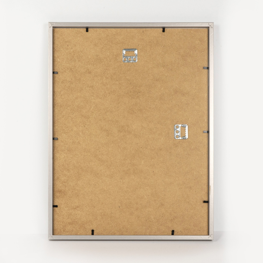 Srebrna ramka na zdjęcia w rozmiarze 30x40 cm