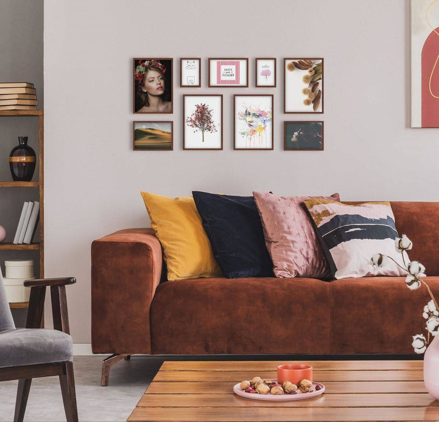 Galeria ścienna PINIA 3 GF0004. Zestaw brązowych ramek na ścianę