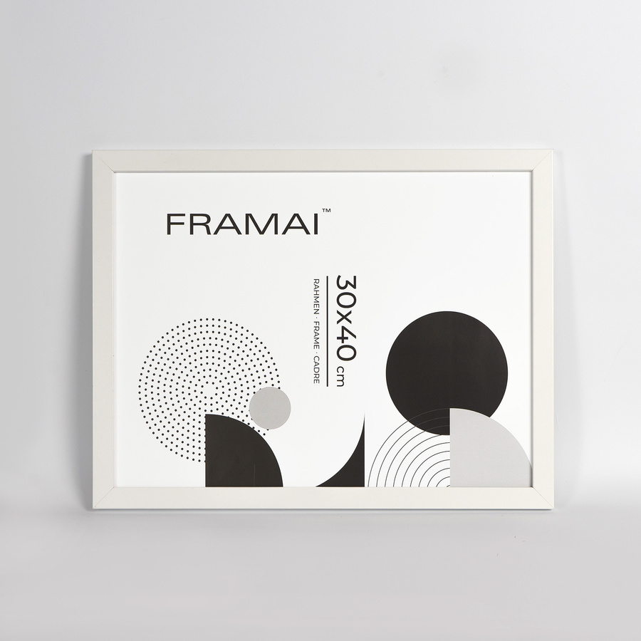 Biała ramka na zdjęcia w rozmiarze 30x40 cm