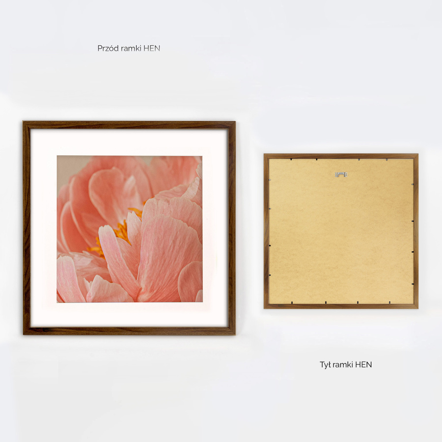 Brązowa ramka z passe partout na zdjęcia w rozmiarze 50X50 cm z okienkiem passe partout 40x40 cm