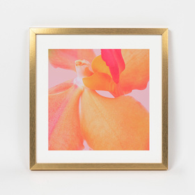 Złota ramka na zdjęcia  w rozmiarze 30x30 cm