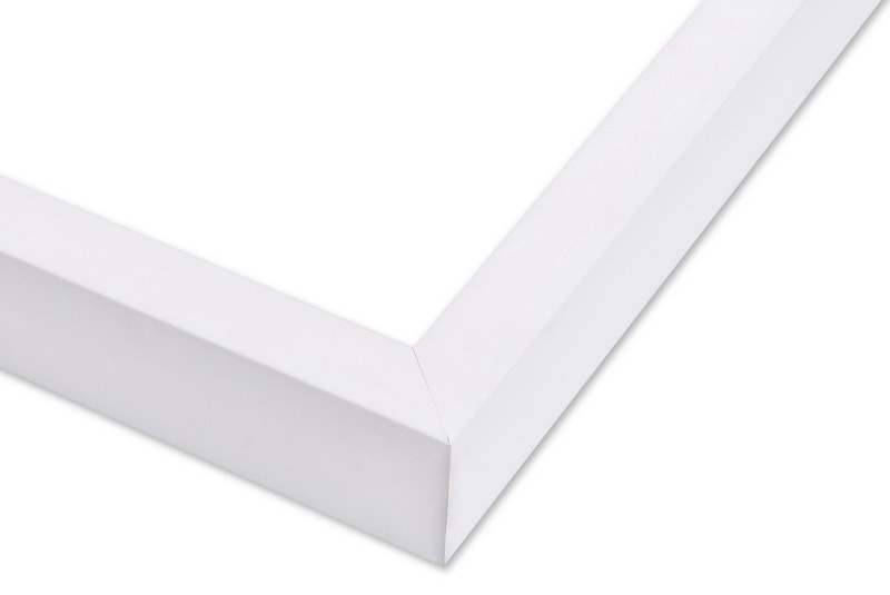 Rama do obrazów, zdjęć oraz plakatów na wymiar LUCA #1002. Nowoczesna prosta wysoka, drewniana oprawa - kolor biały matowy