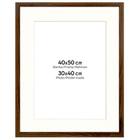 Brązowa ramka z passe partout na zdjęcia w rozmiarze 40x50 cm z okienkiem passe partout 30x40 cm