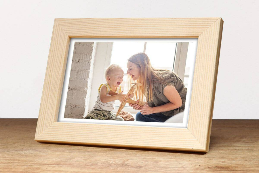 Ramka z drewna surowego CRUDO 1703, prosta i naturalna fotoramka na zdjęcia, plakaty lub rysunki