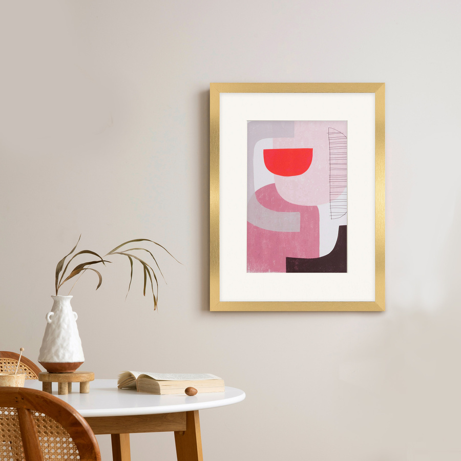 Ramka 30×40 cm w złotym kolorze z passe-partout przeznaczonym na zdjęcia 21x30 cm.