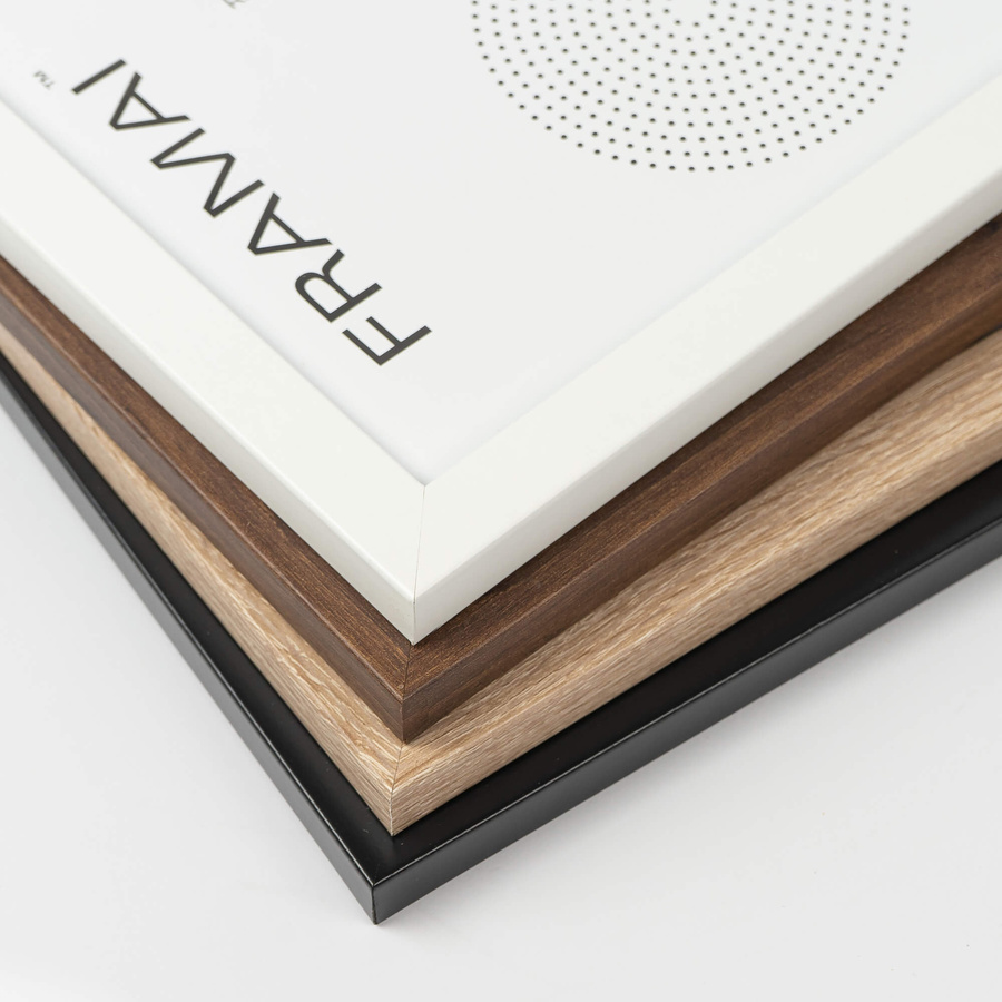 Biała ramka na zdjęcia w rozmiarze 30x40 cm