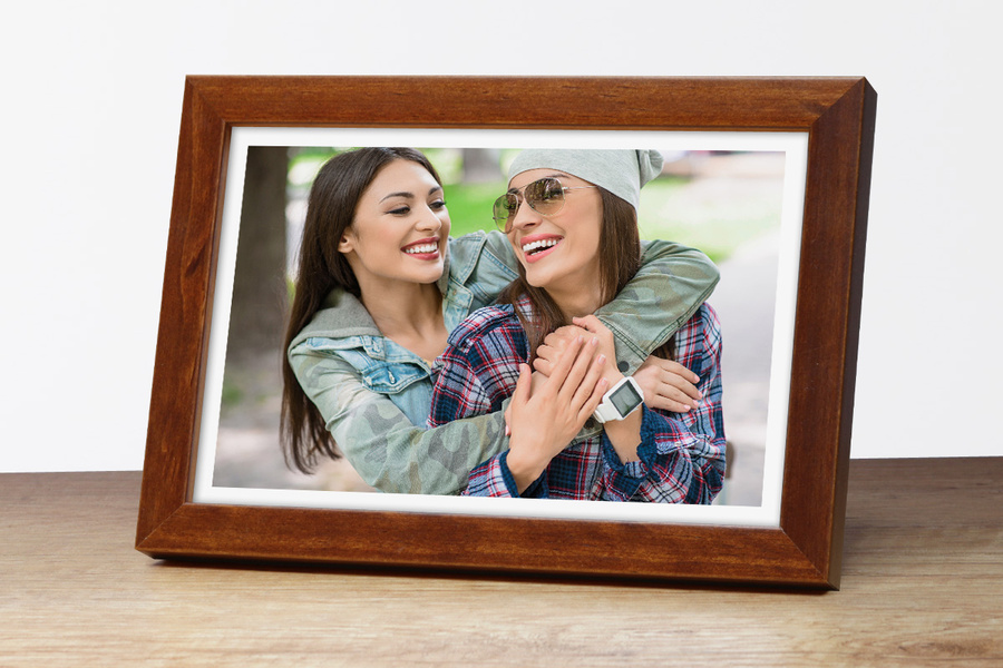 Ramka drewniana ARMO 1895, wąska fotoramka na zdjęcia, plakaty lub rysunki - kolor brązowy