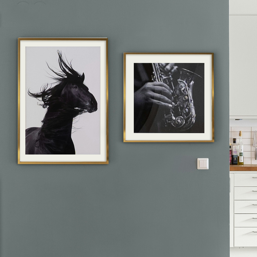 Złota ramka na zdjęcia KEA Z w rozmiarze 50x70 cm