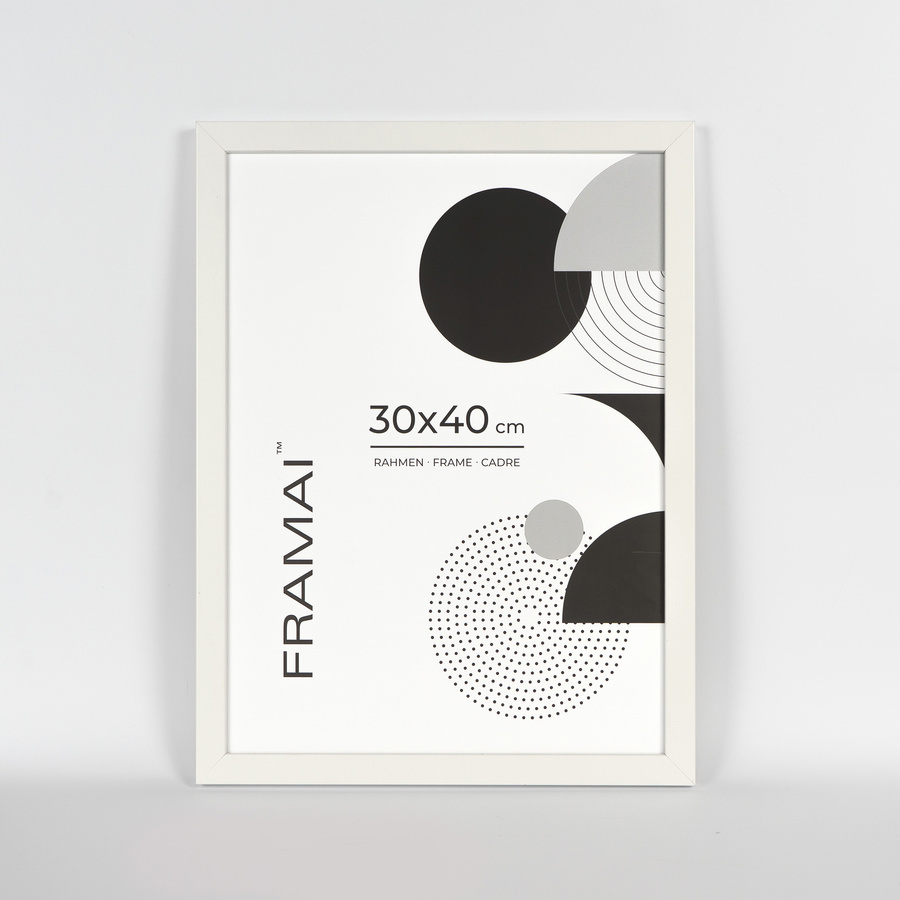 Biała ramka na zdjęcia w rozmiarze 30x40 cm