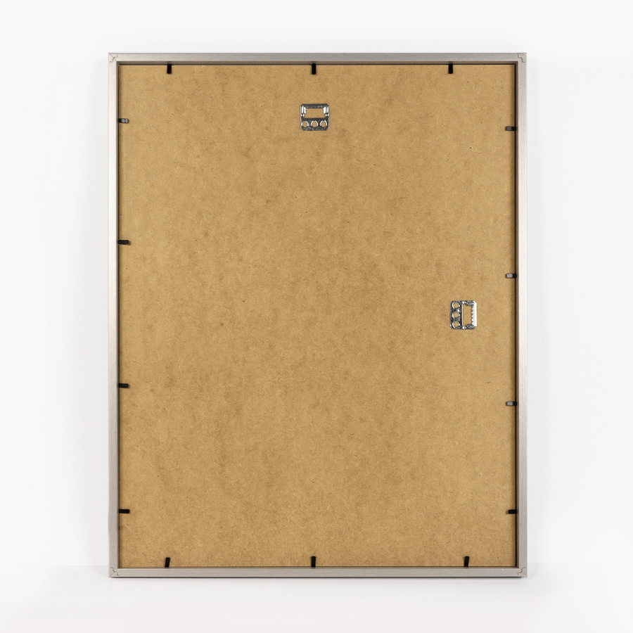 Srebrna ramka na zdjęcia w rozmiarze 40x50 cm