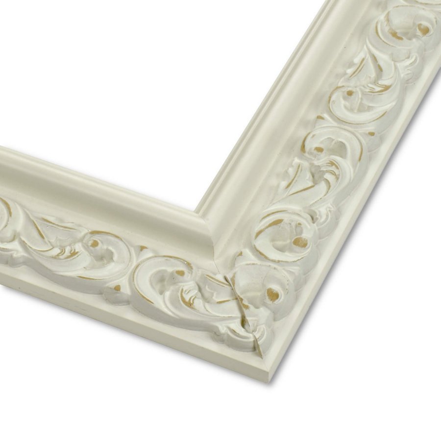 Rama do obrazów, zdjęć oraz luster na wymiar LUCA #2558. Dekoracyjna z ornamentami drewniana oprawa - kolor biały przecier