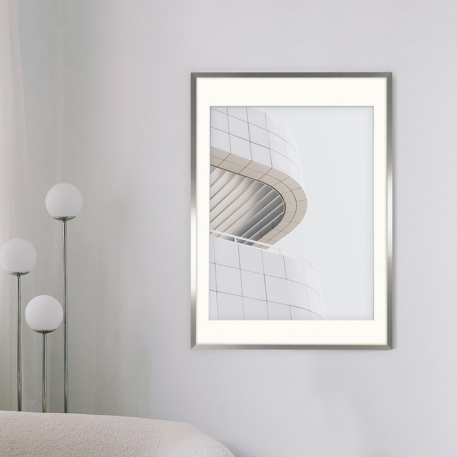 Ramka z passe partout na zdjęcia w rozmiarze 70x100 cm z okienkiem passe partout 60x80 cm