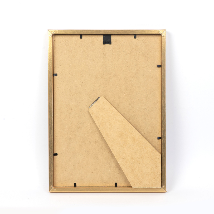 Złota ramka na zdjęcia KEA Z w rozmiarze 21x29,7 cm