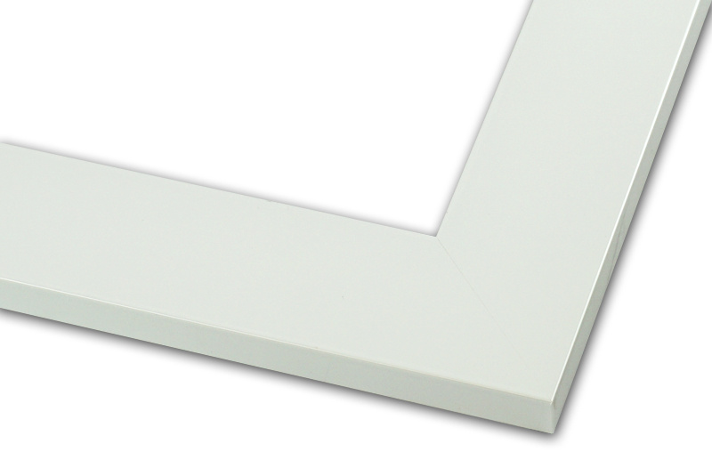 Rama do obrazów, zdjęć oraz luster na wymiar LUCA #2610. Prosta nowoczesna, drewniana oprawa - kolor biały lakier połysk