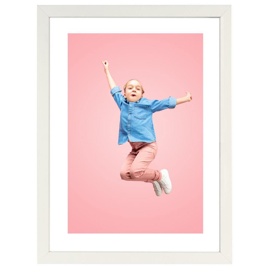 Biała ramka na zdjęcia w rozmiarze 30x40 cm