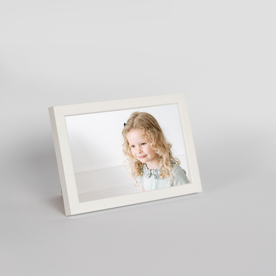 Ramka drewniana PINIA 3326, płaska fotoramka na zdjęcia, plakaty lub rysunki - kolor biały