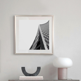 Srebrna ramka na zdjęcia w rozmiarze 40x40 cm