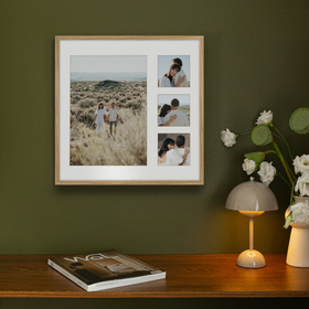 Foto galeria 40x40 cm na 4 zdjęcia o wymiarach 21x30 cm i 9x9 cm w dębowym kolorze